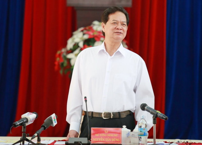 Vietnam premier angered by year-long rigmarole of selecting investors