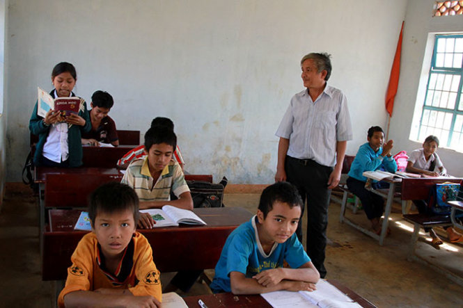 In Vietnam, teachers cross forest to work with minority children