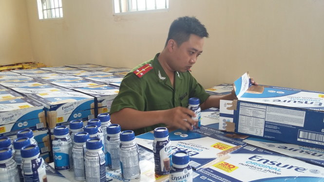 Hanoi police seize big bulk of contraband, including Ensure liquid milk