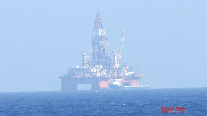 Vietnam keeping close watch on China’s oil rig in East Sea