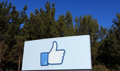 Vietnam scammers solicit Facebook 'likes' to revive the dead