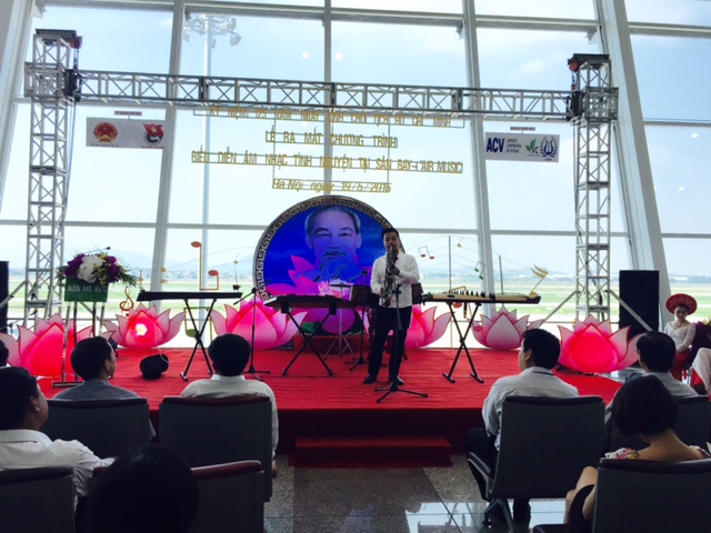 Vietnam begins free music programs at airports