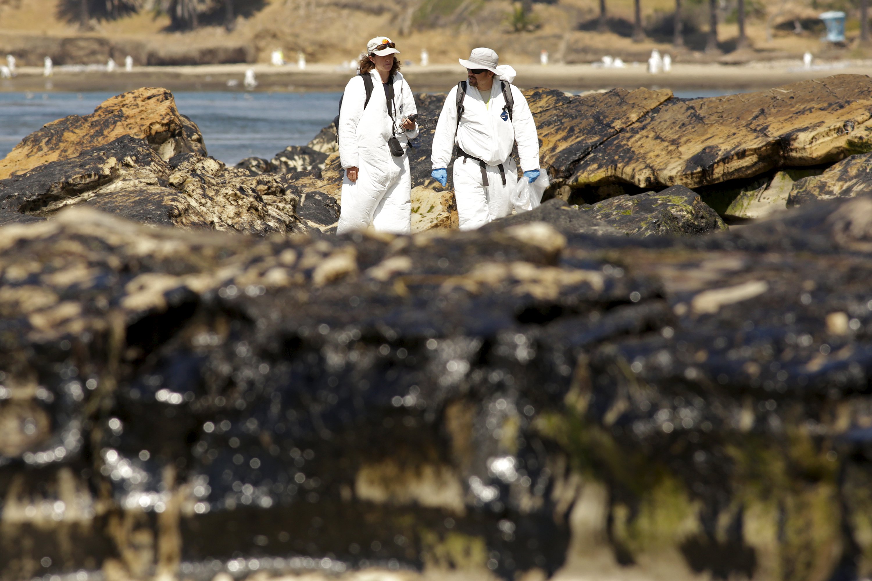 Prosecutors probe possible criminal case in California oil spill