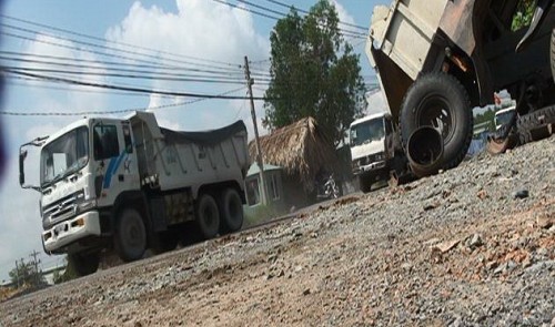 Traffic law enforcers neglecting duties at southern Vietnam quarries to be punished: authorities