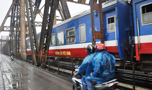 Vietnam to prosecute six ex-railway officials in $500,000 graft involving Japanese firm