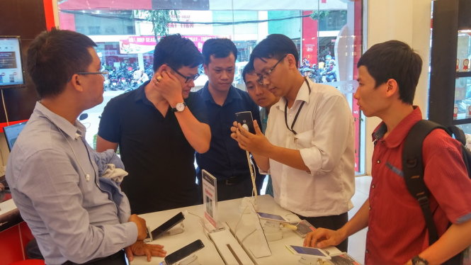 Vietnamese maker of Bphone wants to rival Apple, Samsung, despite domestic troubles