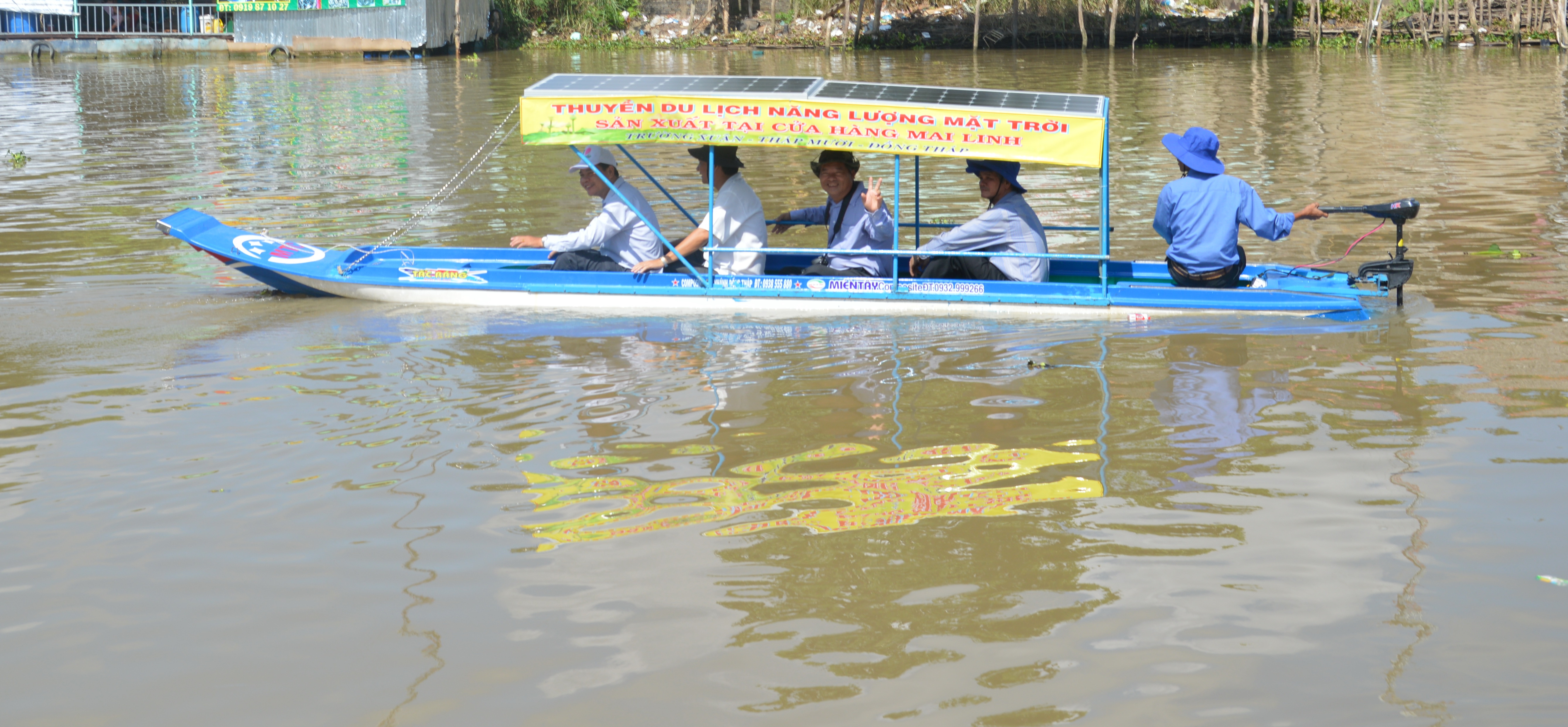 Solar-powered boats made by Vietnamese farmers to serve tourists in September