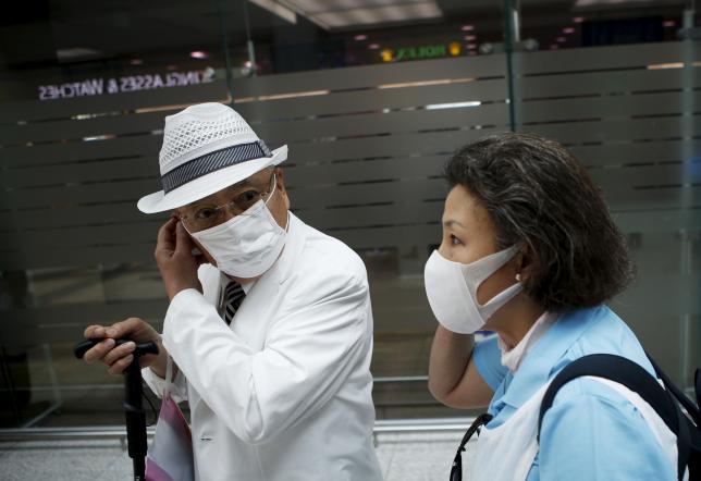 Foreigners can call trilingual helplines to get MERS-related information in Vietnam