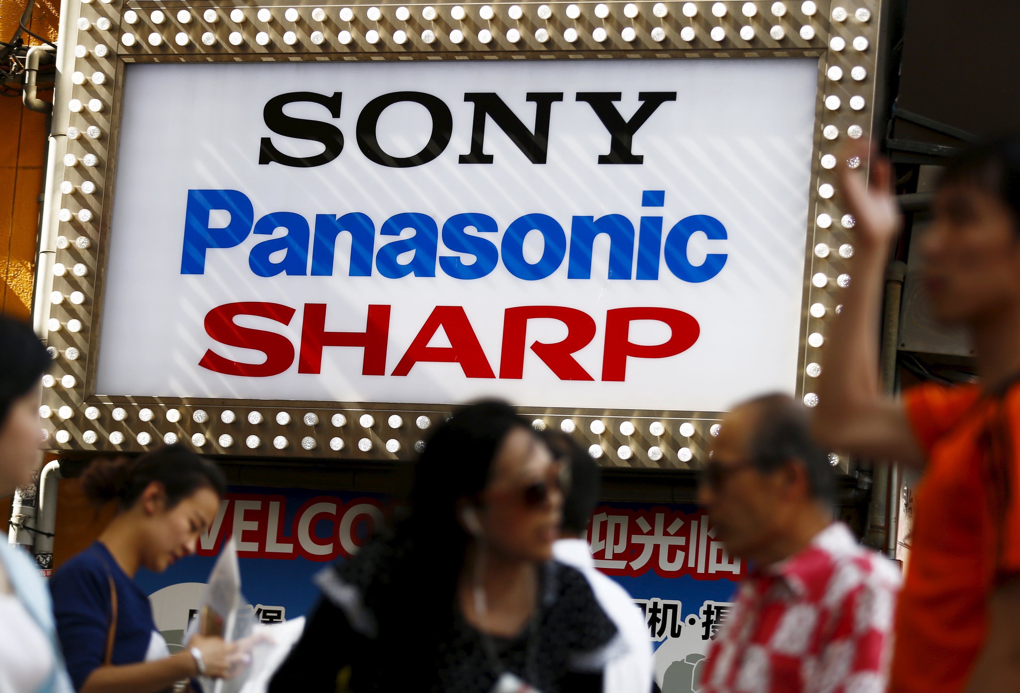 Sony, Panasonic cling to TVs, betting on halo effect of premium sets