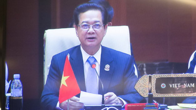 Vietnam premier attends two Myanmar summits to encourage regional cooperation