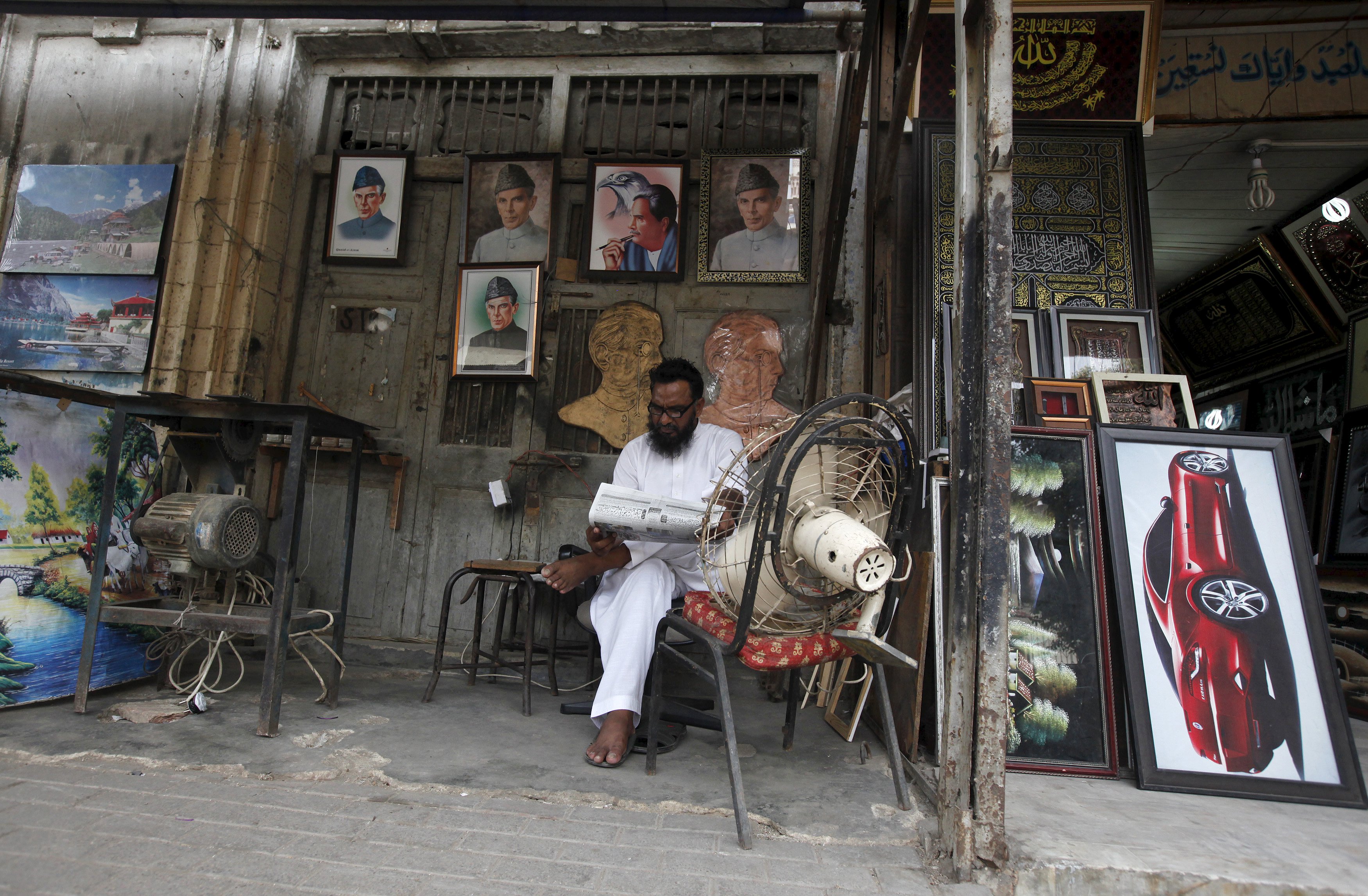 Heat wave deaths in Pakistan's financial hub reach 780