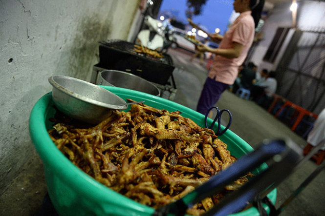 Latest China food scare churns Vietnamese chicken feet-lovers’ stomach