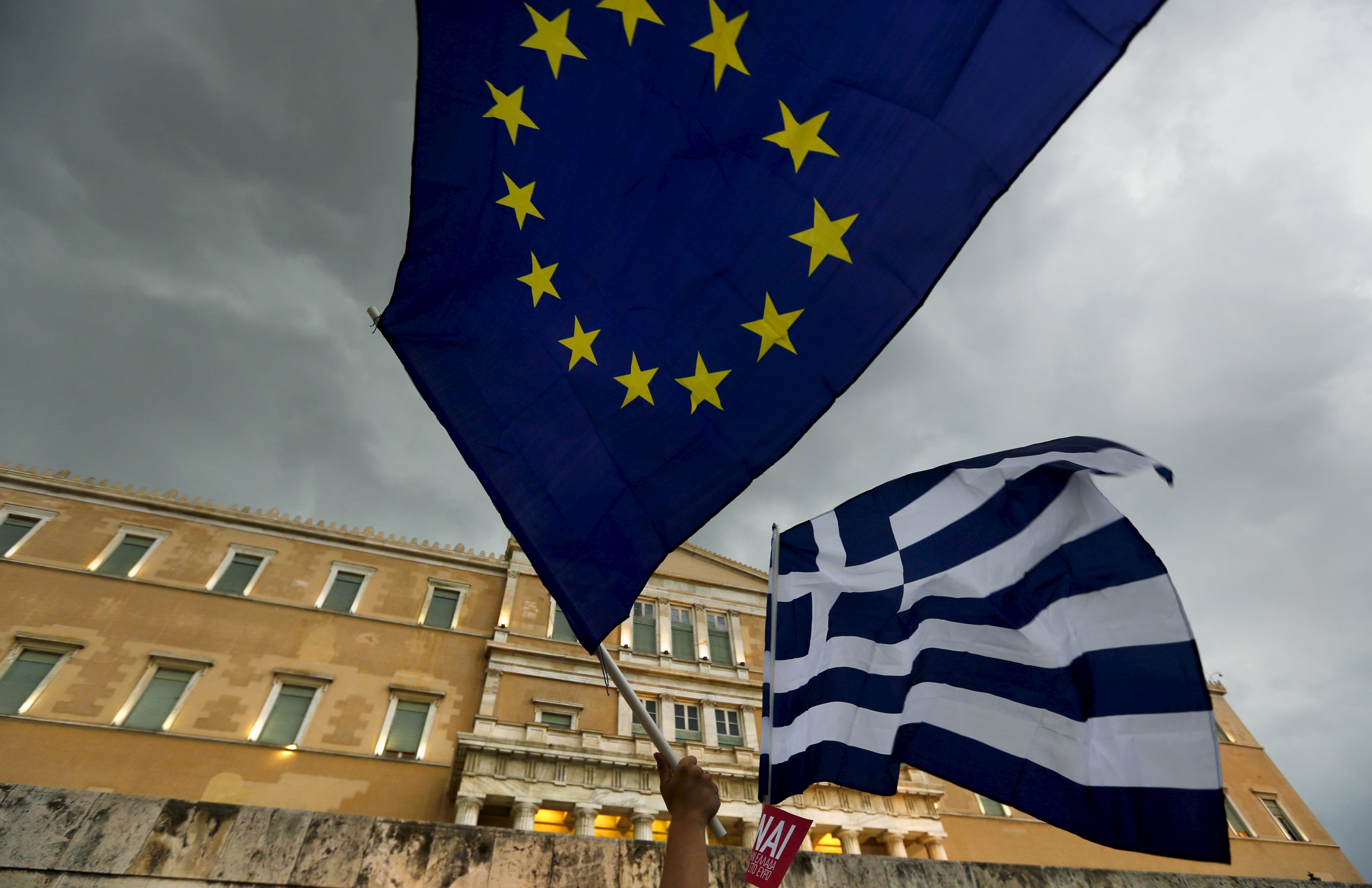 Greece defaults on IMF payment despite last-minute overtures to creditors