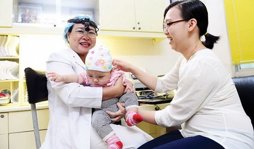 Vietnamese doctor brings ‘gift of hearing’ to babies