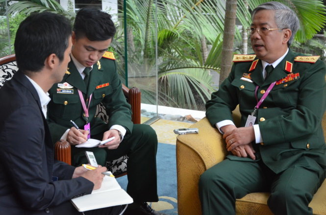 Vietnam, US eager to beef up defense cooperation