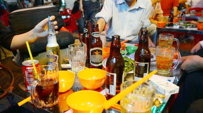 Ten restaurants in Vietnam's Da Nang offer free ‘taking drunkards home’ service
