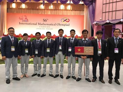 Vietnam bags numerous medals at int’l math, physics Olympiads