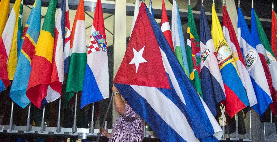 U.S., Cuba open historic new chapter in post-Cold War ties