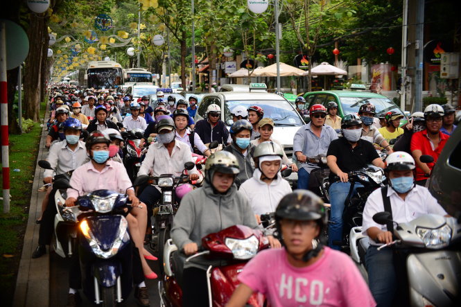 Ho Chi Minh City may hike first-time car registration fee by 5 times