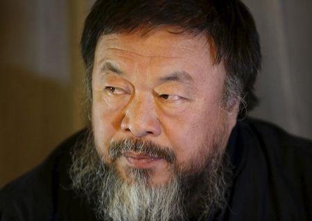 China returns artist Ai Weiwei's passport after four years