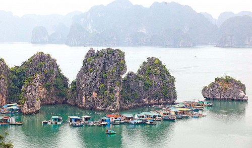 Ha Long Bay remains unpolluted despite nearby floods: Vietnam official
