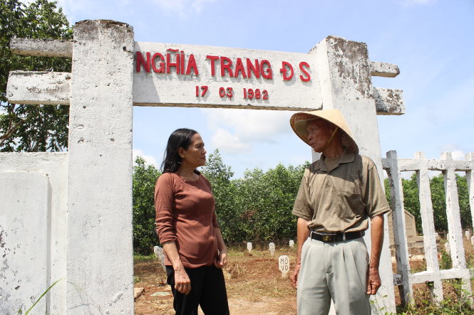 A return to the cemetery of unknown victims in Vietnam train crash