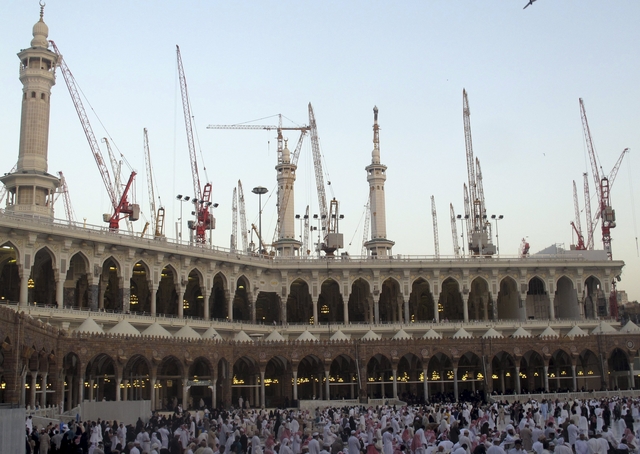 At least 107 killed by falling crane at Grand Mosque in Mecca
