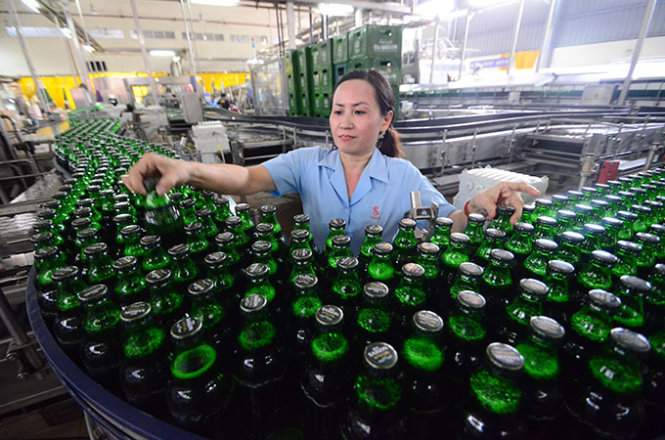 Vietnam province warns officials for not drinking locally made Saigon beer