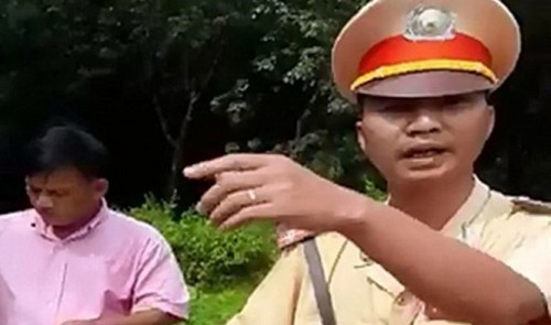 3 Vietnamese cops suspended for involvement in beating of woman in traffic violation