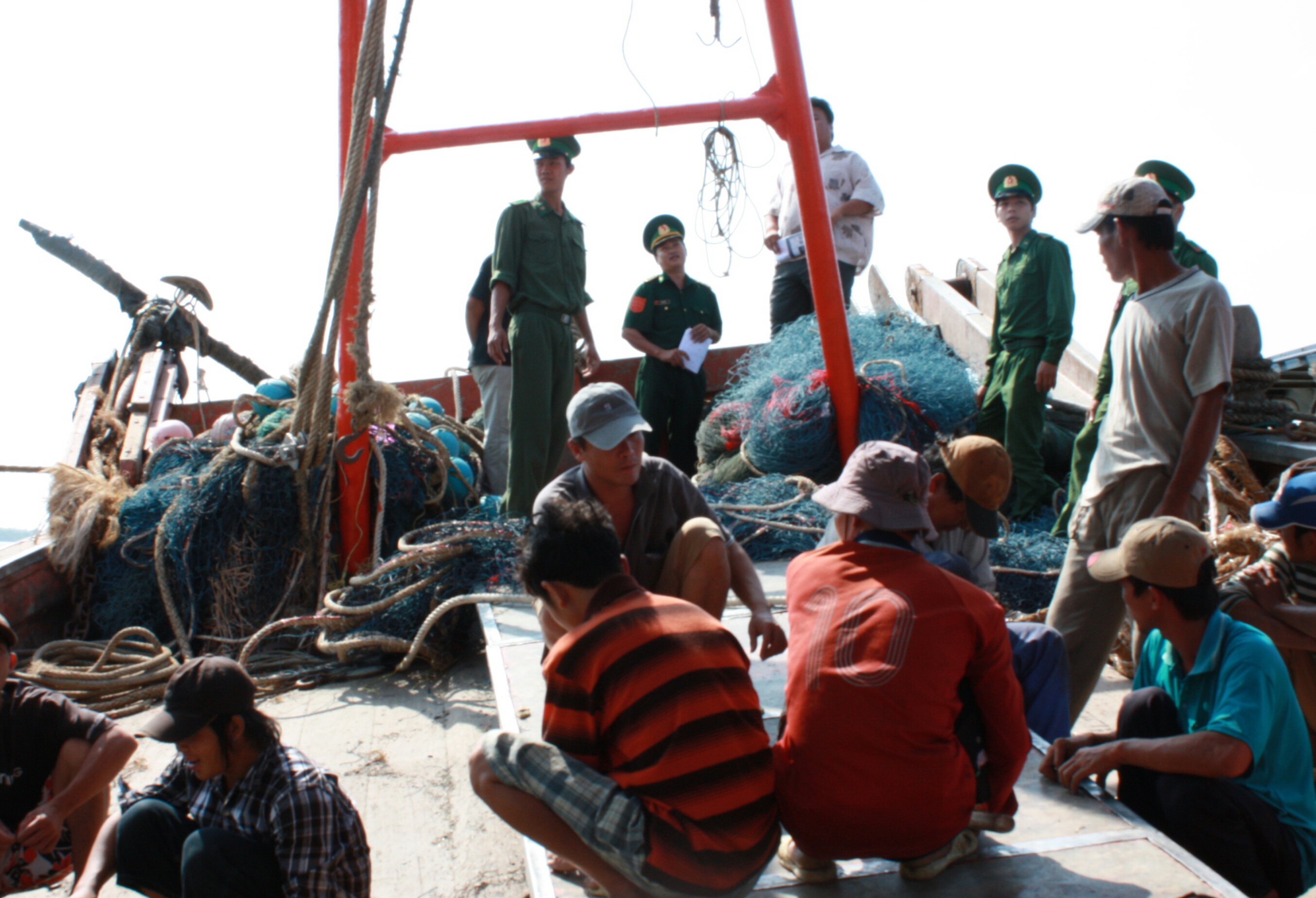 Shooting at Vietnamese fishermen act of violating international law: experts