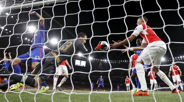 Arsenal's Champions League hopes hit by Olympiakos defeat