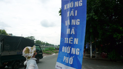 Burning votive paper offerings should be gradually eliminated in Vietnam: survey