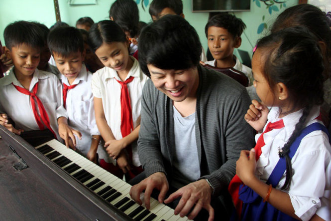 Vietnamese-Australian singer joins world notables in UN clip about sustainable development
