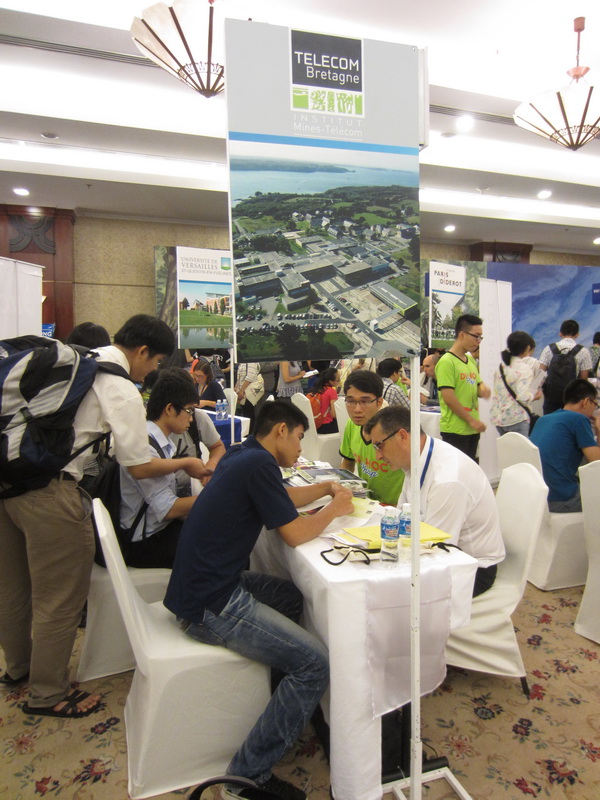 French education fair welcomes thousands of visitors in major Vietnamese cities
