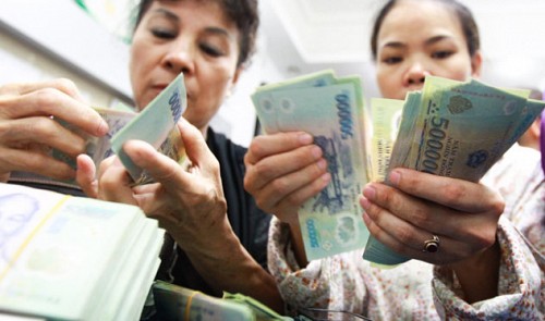 Vietnam labor confederation proposes raising minimum wages by at least 14.3% in 2016