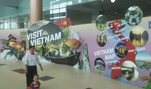 Tourism banner relocates Hanoi’s iconic monument to Ho Chi Minh City