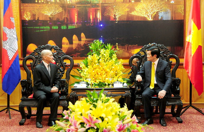 Vietnam gives priority to cementing ties with Cambodia: State President