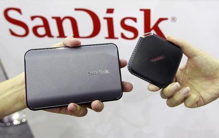 Western Digital to buy SanDisk in $19 billion deal
