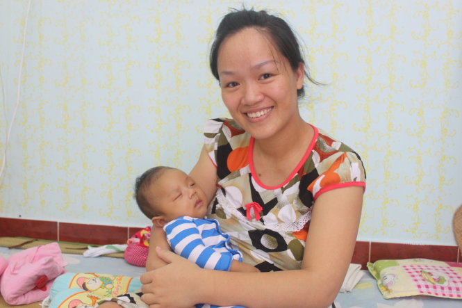 Vietnam mother gives her all to help baby survive, combat disabilities