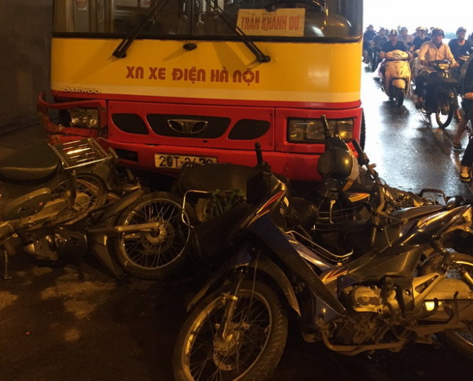 Two injured in road tunnel crash in Hanoi