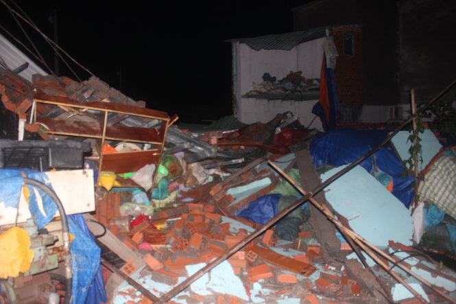 1 dead, 10 injured after house collapse in Ho Chi Minh City
