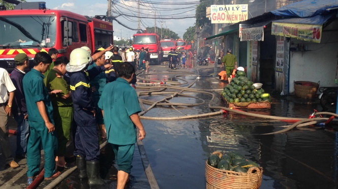 Fire kills one, destroys kiosks in southern Vietnam