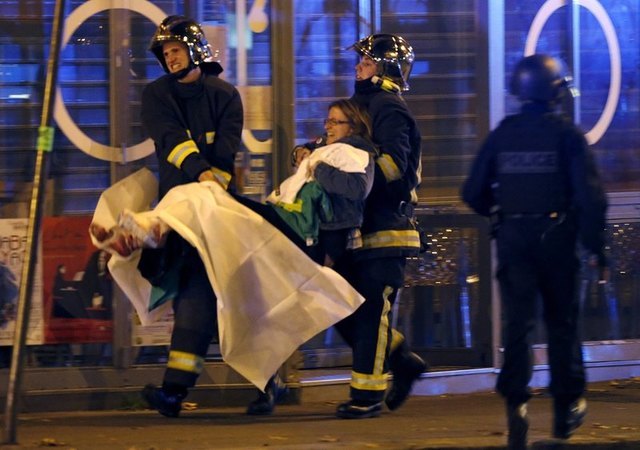 World reacts in shock, solidarity after Paris attacks
