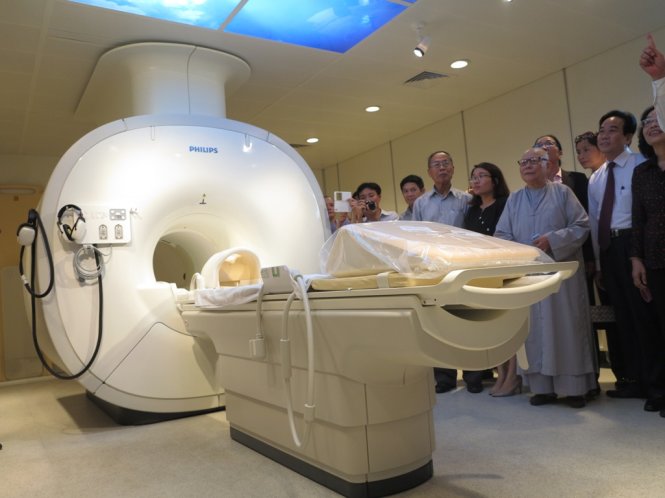 Singaporean donates $1.5mn MRI scanner to Vietnam hospital