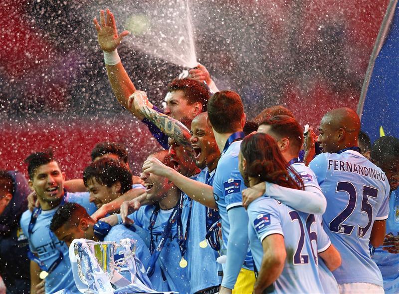 Chinese investors pay $400 million for Manchester City stake