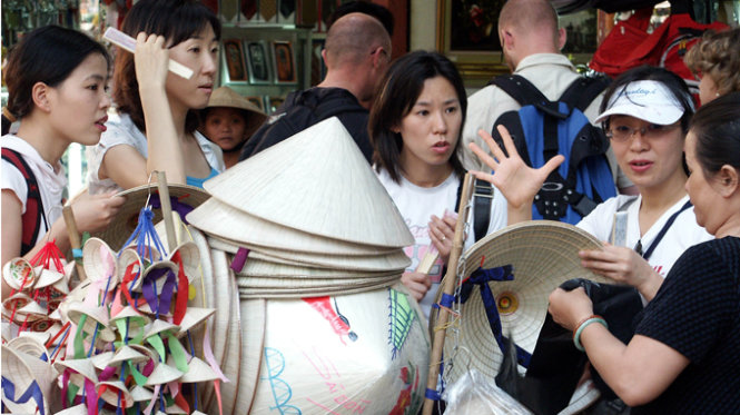 Supply of Japanese, Korean-speaking tour guides falls short in Ho Chi Minh City