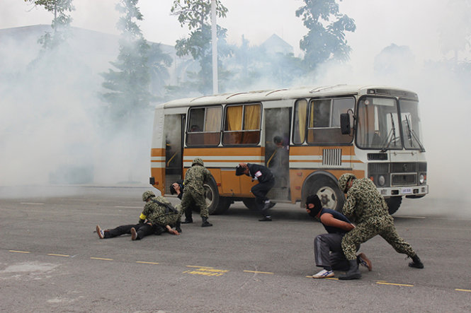 1,300 join anti-terrorist drill in northern Vietnam (photos)