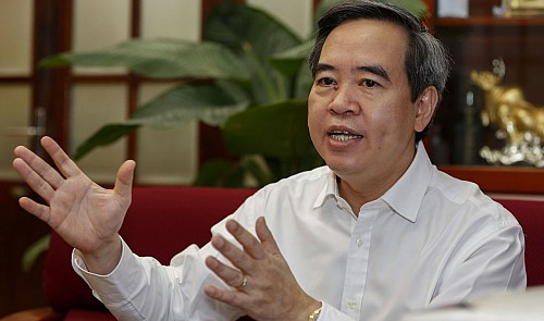 Vietnam to set negative interest for dollar deposits: cbank governor