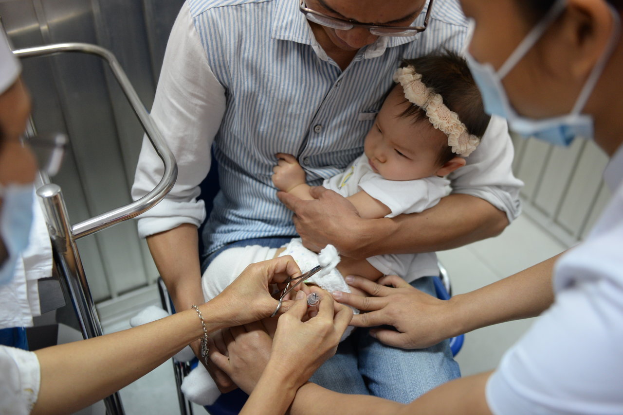 Vietnamese health minister recommends free Korean-made Quinvaxem vaccine amid death controversy