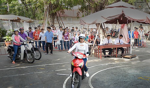 Tests for motorbike driving licenses in Vietnam to be scored by electronic sensors